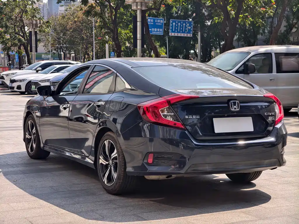 Honda Civic 2019 220TURBO CVT V
