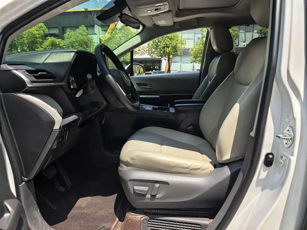 Toyota Sienna 2023 2.5L Comfort