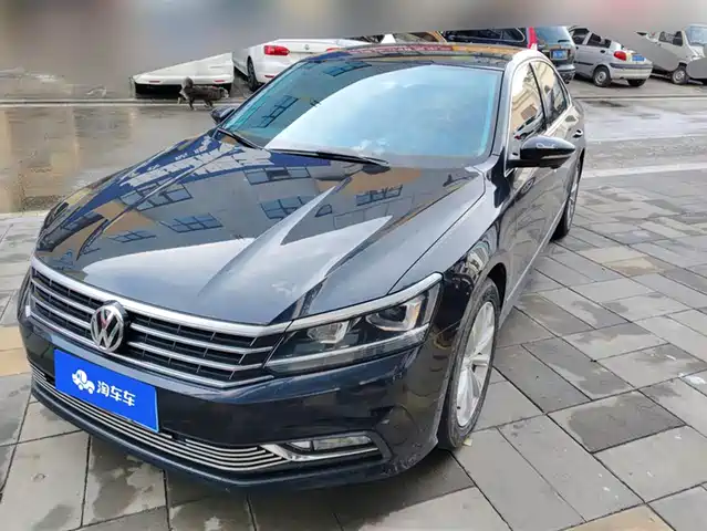 VOLKSWAGEN PASSAT 2017