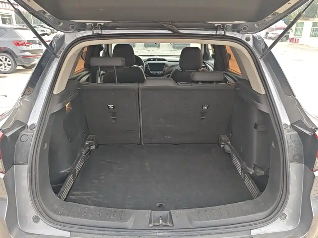 Chevrolet Tracker — миниатюра 19