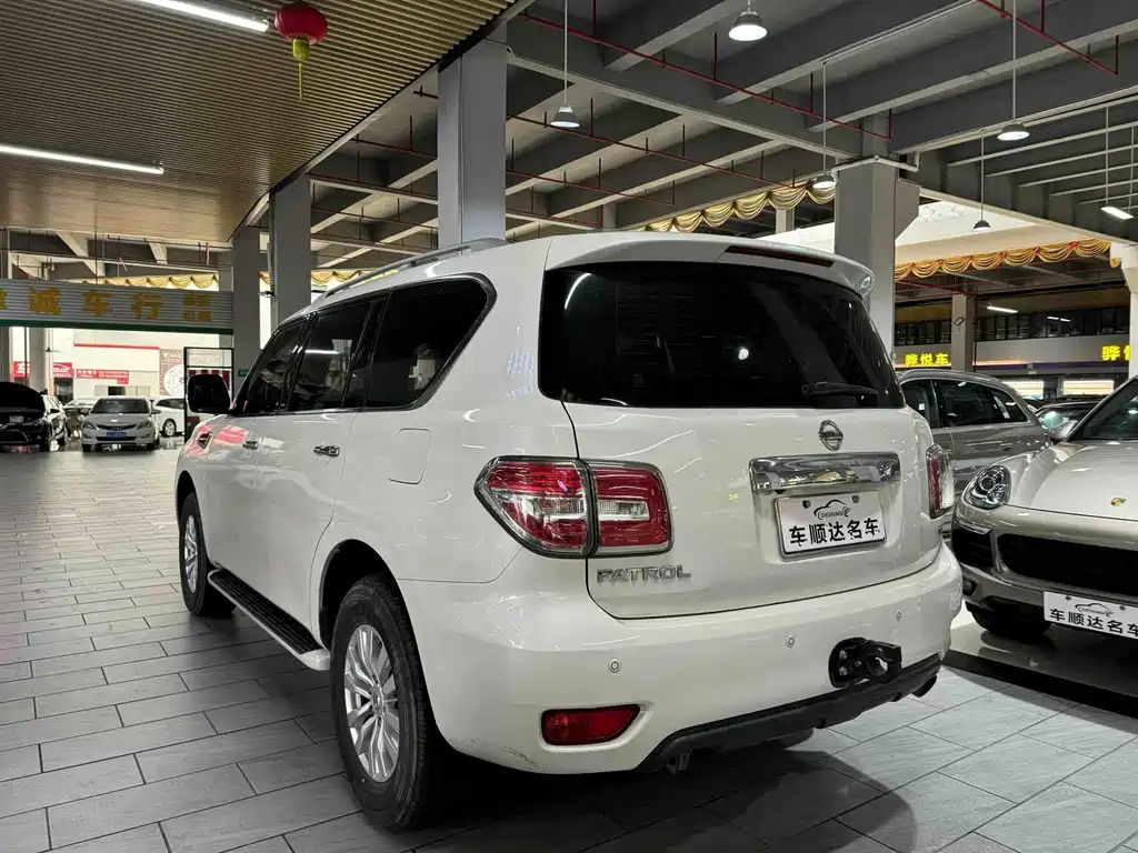 Nissan Patrol — миниатюра 4