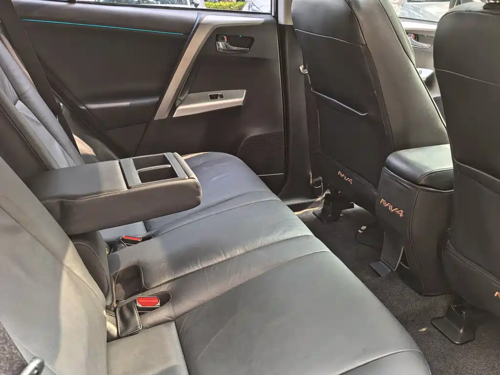 TOYOTA RAV4 RONGFANG