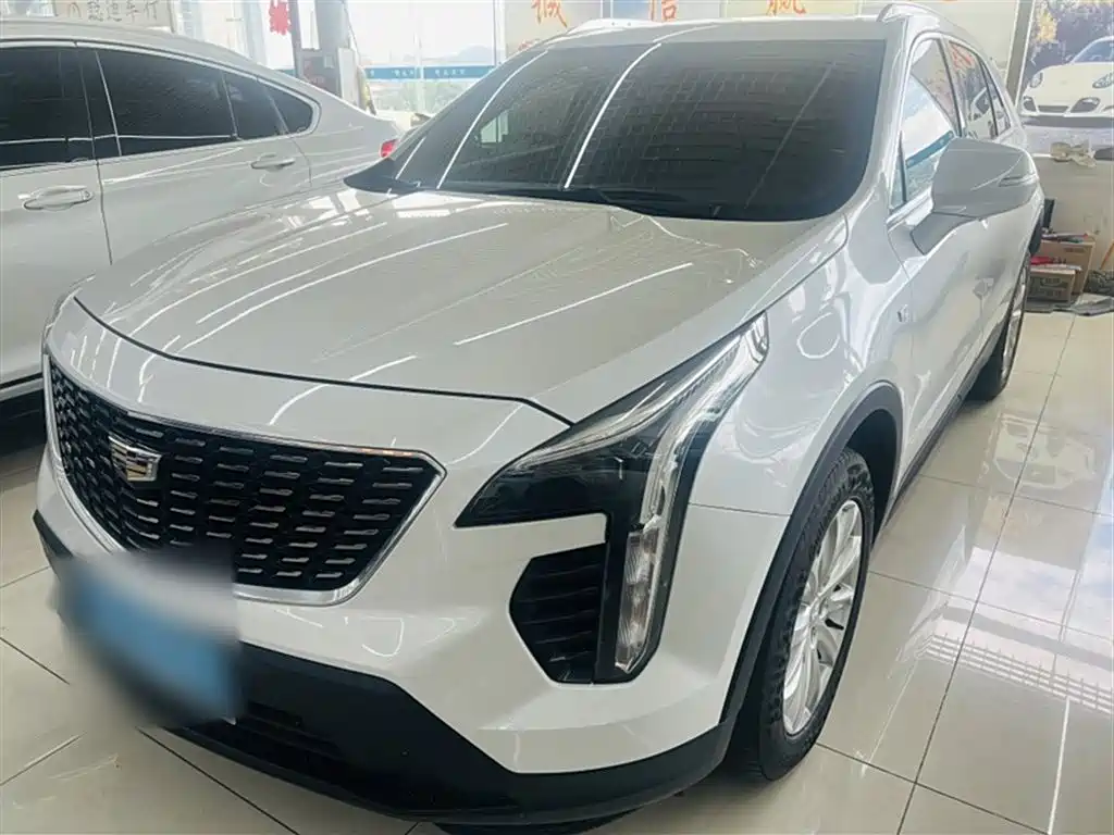 CADILLAC  XT4