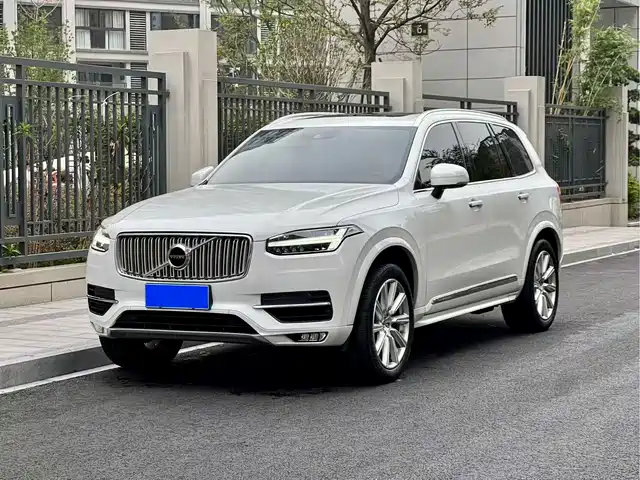 VOLVO  XC90 2018