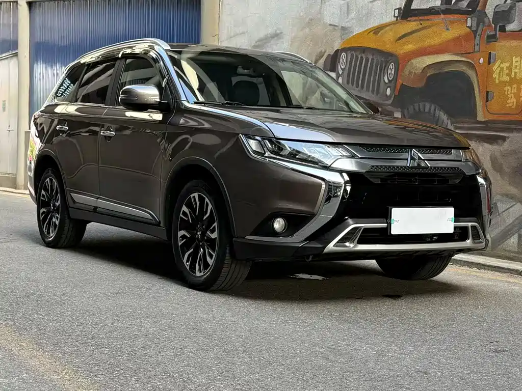 Купить Mitsubishi Outlander