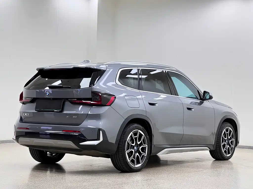 BMW iX1 — миниатюра 7
