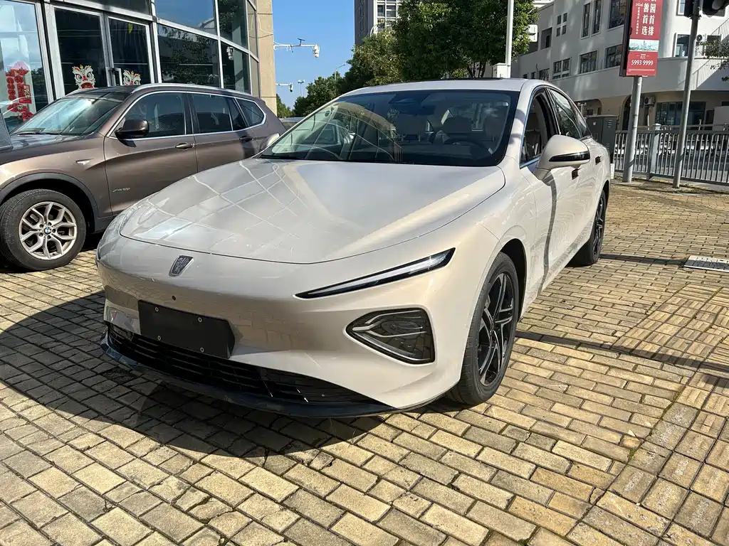 Roewe D7