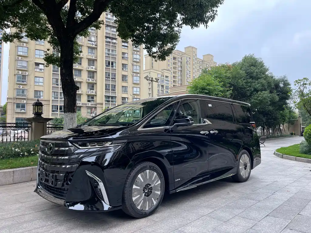 Toyota Alphard 0