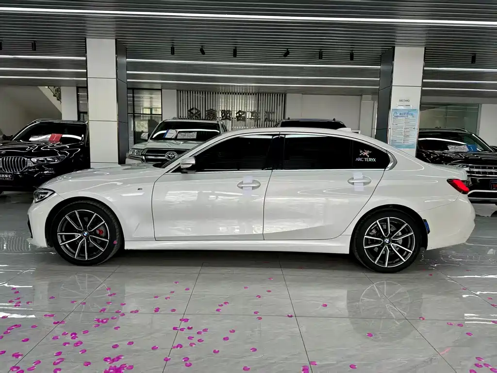 BMW 3 Series 3 2022 325i M Sport