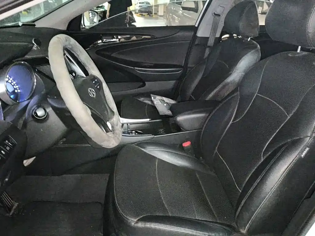 Hyundai Sonata — миниатюра 8