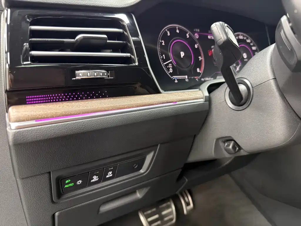 Volkswagen Touareg — миниатюра 21