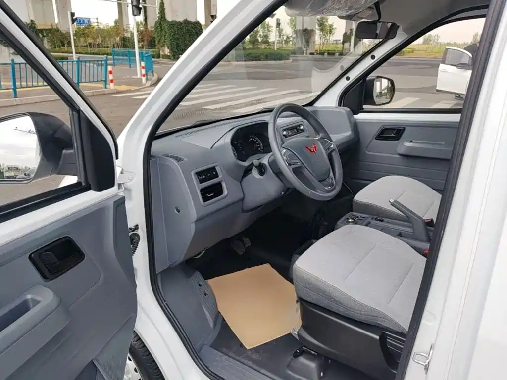 Wuling Yangguang — миниатюра 16