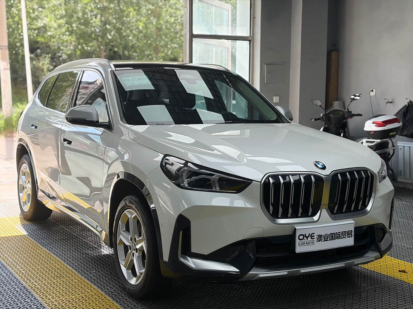 BMW X1 1.5 л 2023 г. Белый, пробег 47699 км