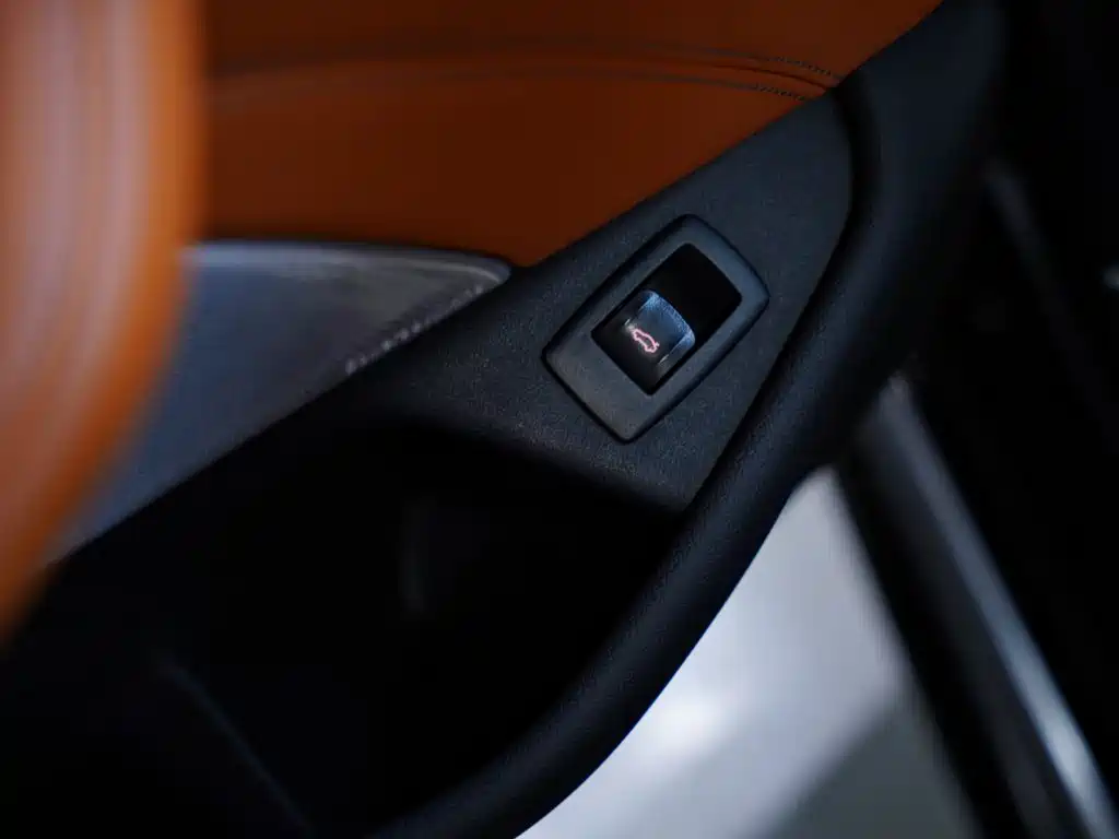 BMW M5 — миниатюра 21