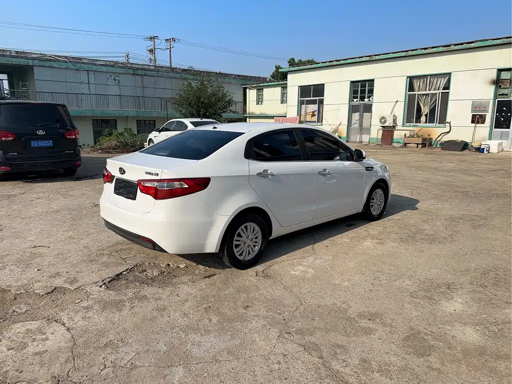 Kia K2 2012 1.4L MT GLS