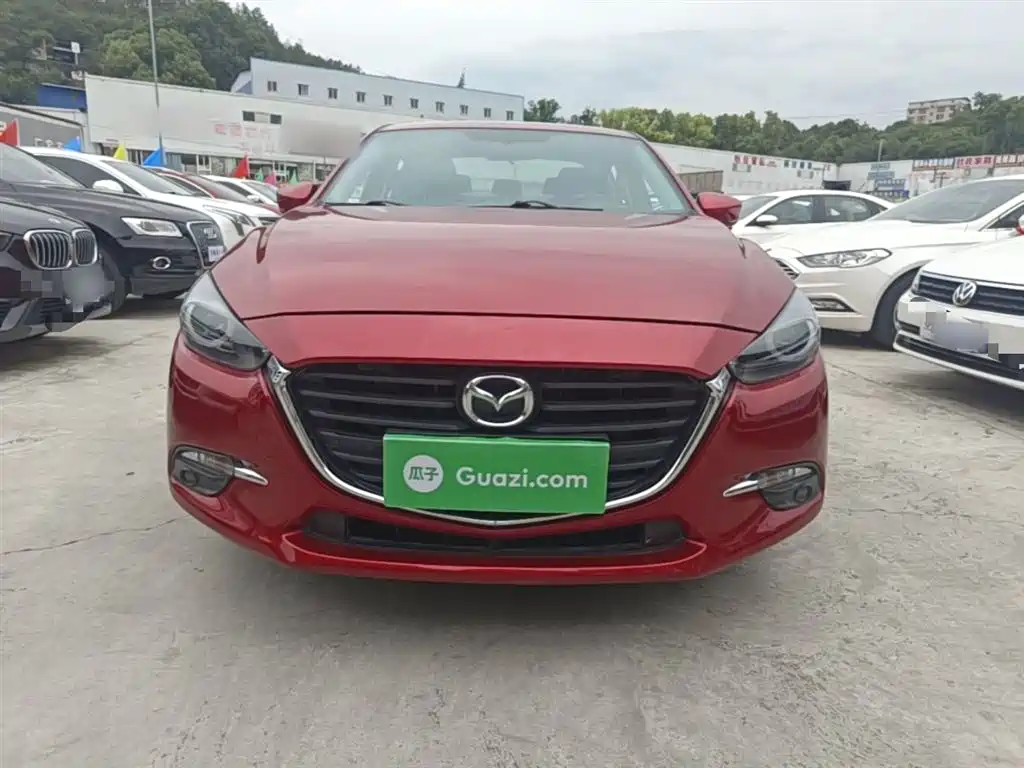 Mazda Mazda3 3 2017 1.5L AT Luxury V