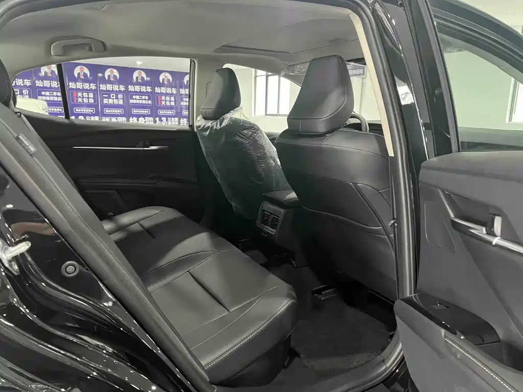 Toyota Camry 2026 2.0HE Elite