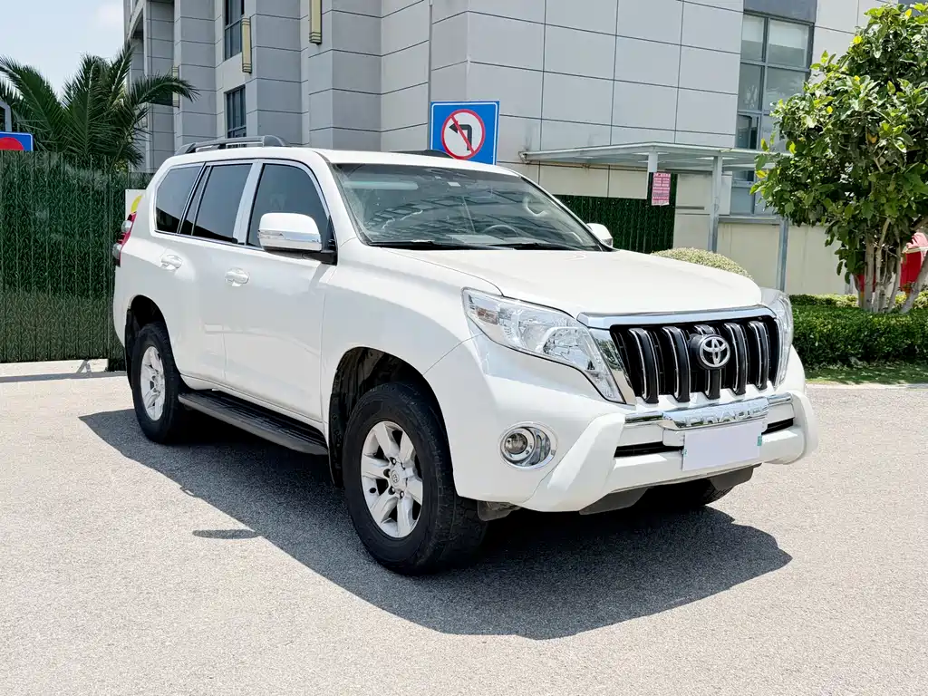 Toyota Land Cruiser Prado 2014 2.7L AT Standard