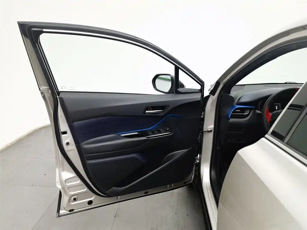 TOYOTA C HR