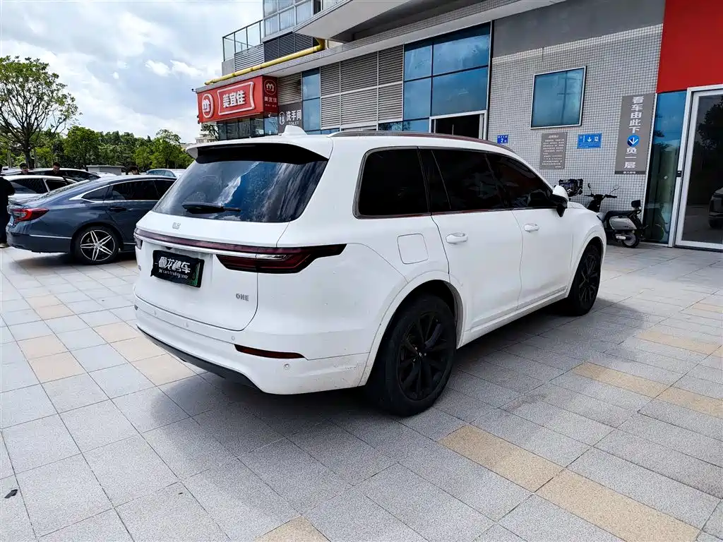 Li Auto ONE 2020 6 мест