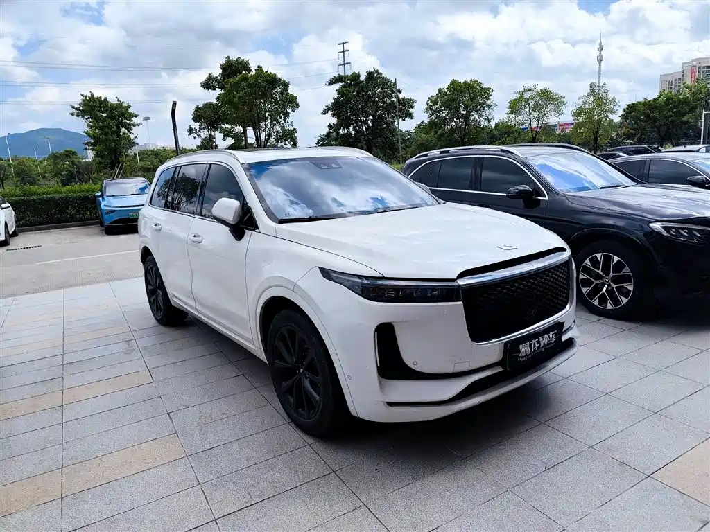 Li Auto ONE 2020 6 мест