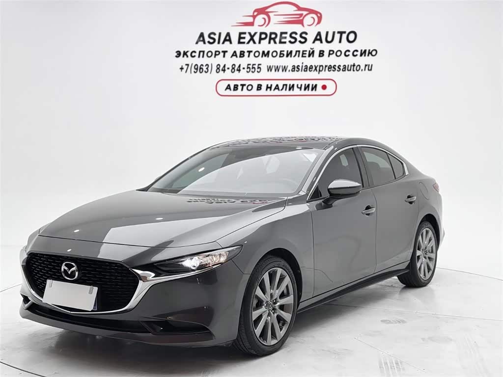 Mazda Mazda3 Axela 2.0 л 2022 г. Серебристо-серый, пробег 29200 км