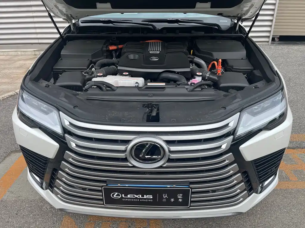 Lexus LX 2025 700h