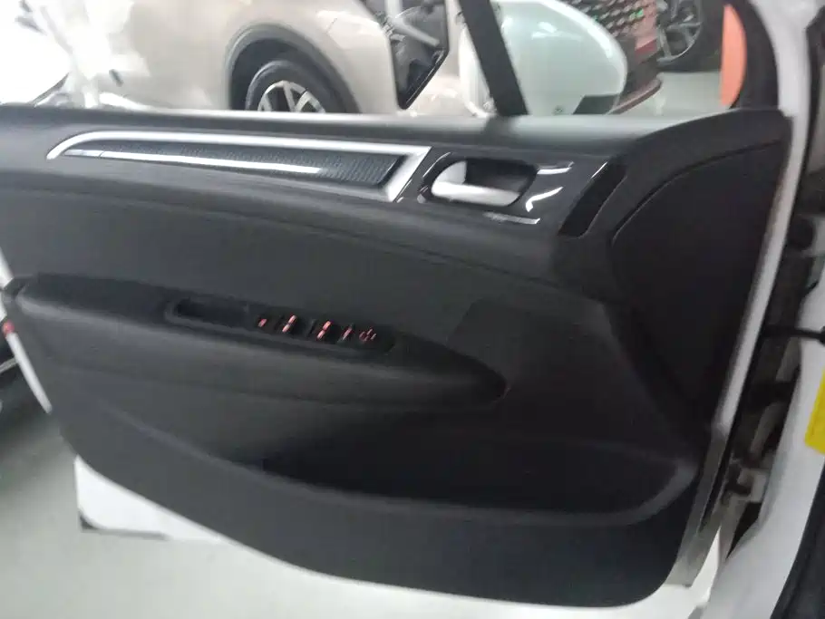 Peugeot 308 — миниатюра 7
