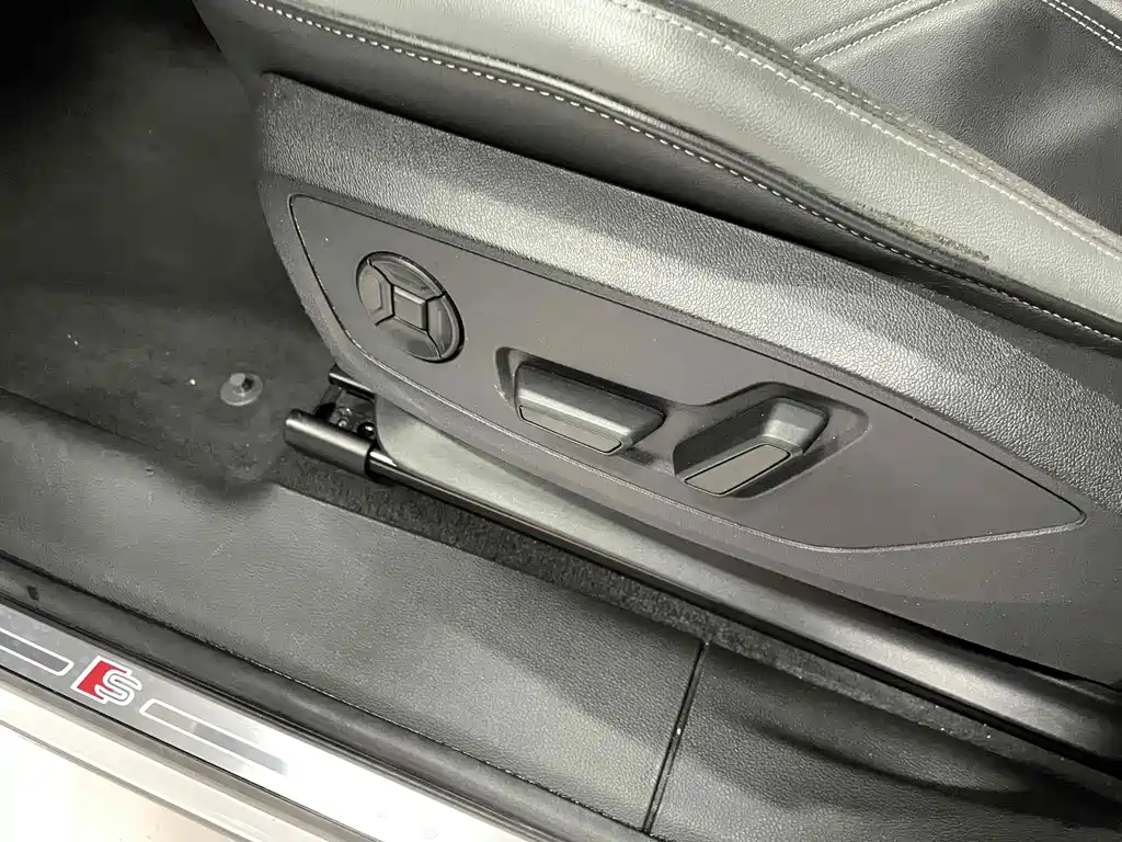 Audi Q3 Sportback - фото 11
