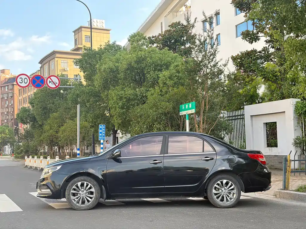 Geely Vision - фото 5