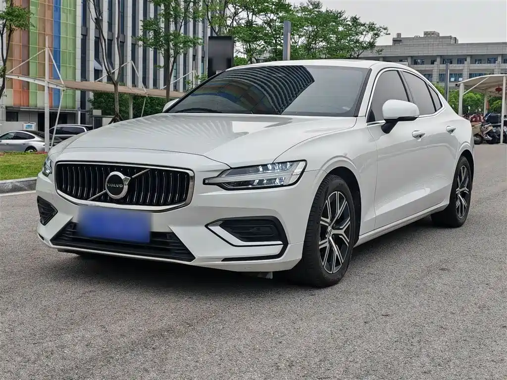 Volvo S60 2024