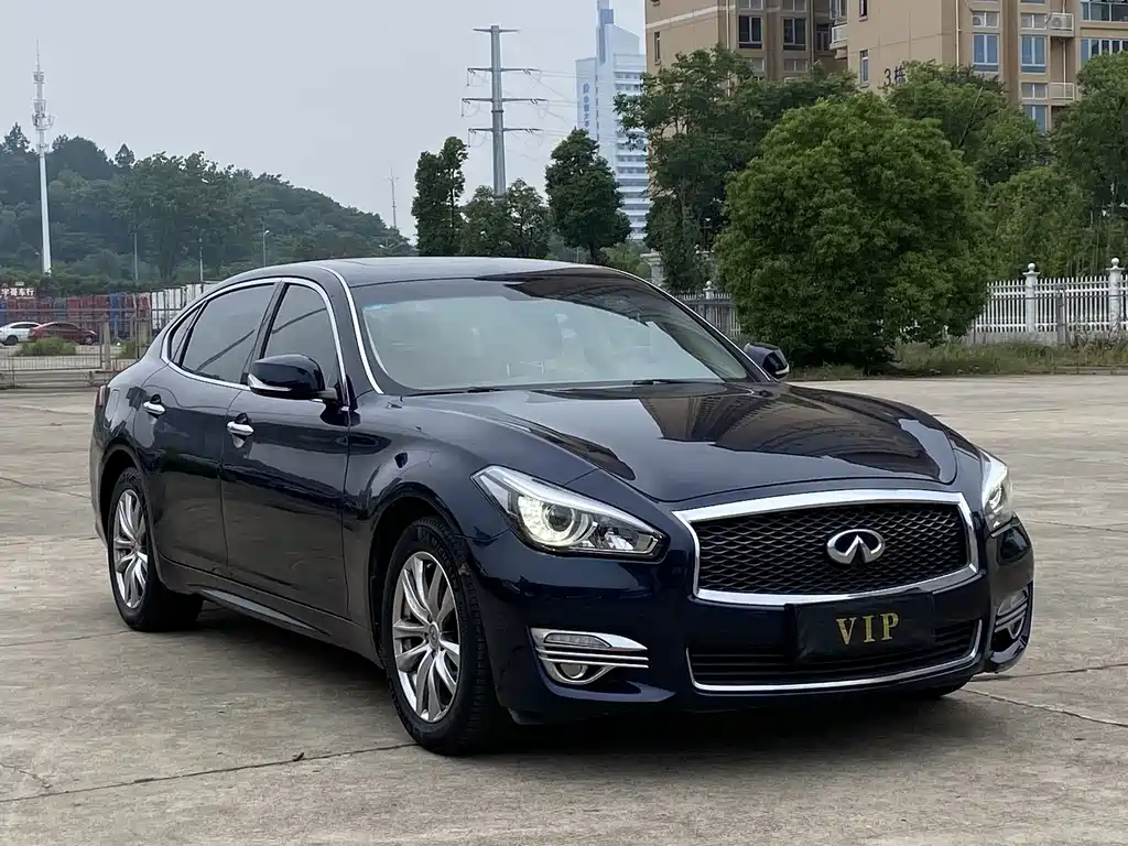 Infiniti Q70 — миниатюра 3
