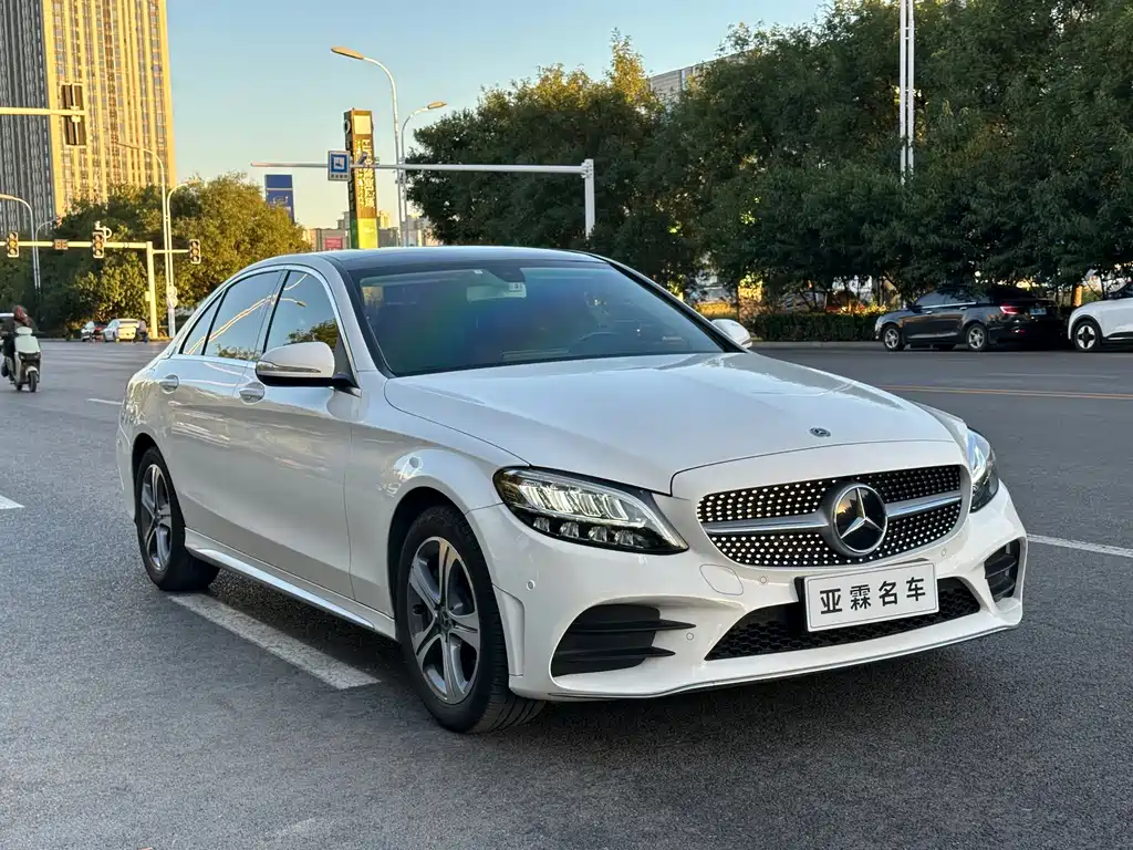 Mercedes-Benz C-Class — миниатюра 3