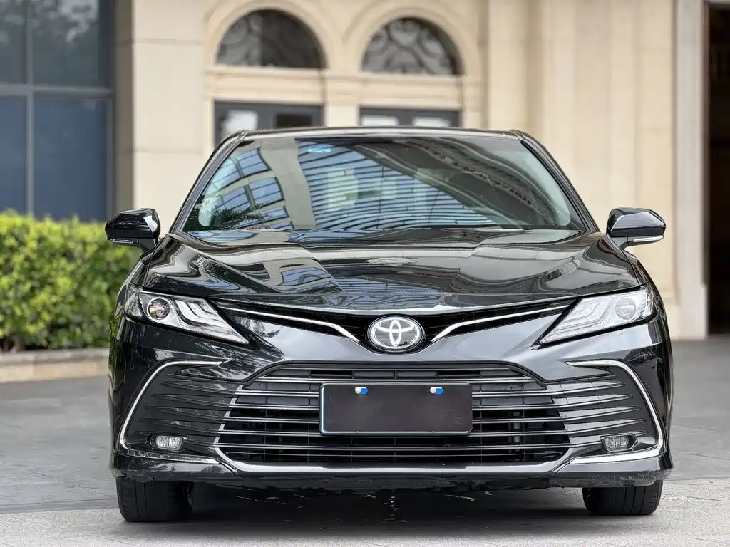 Toyota Camry — миниатюра 2