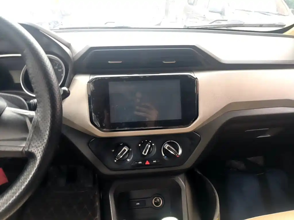 Wuling Hongguang — миниатюра 13