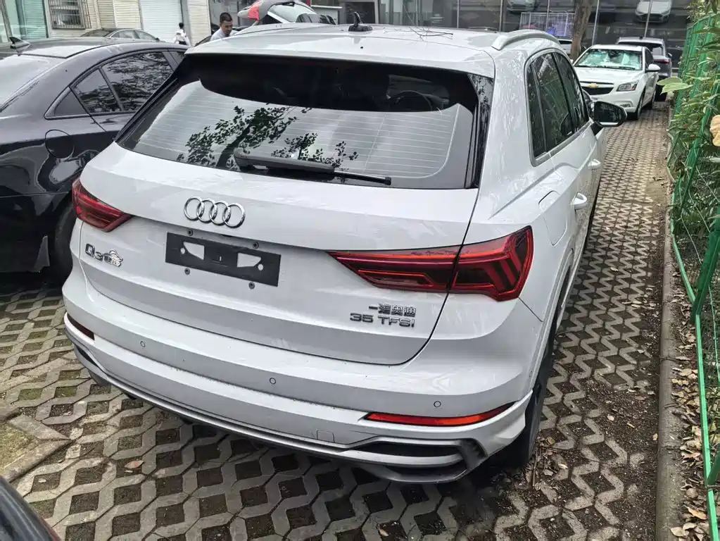Audi Q3 2023 35 TFSI Fashion (1.4T)