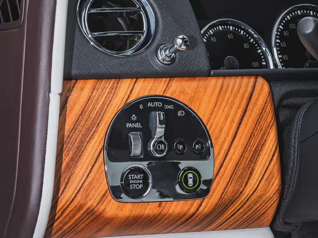 Rolls-Royce Cullinan 2018 мест