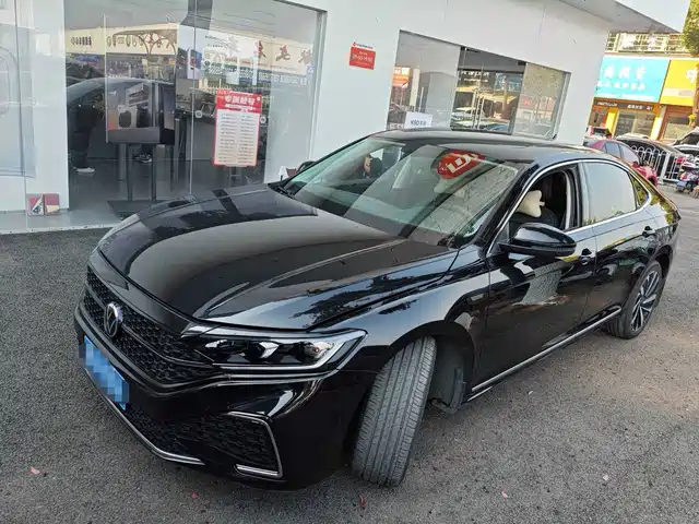 VOLKSWAGEN PASSAT 2022