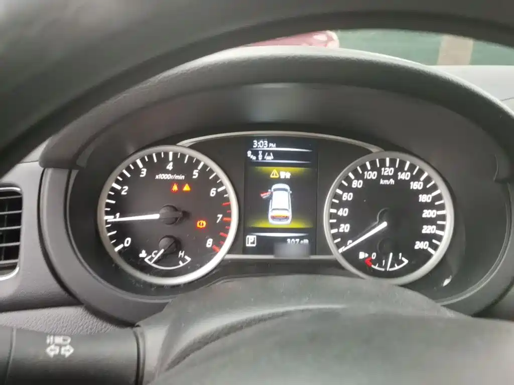 Nissan Tiida — миниатюра 4