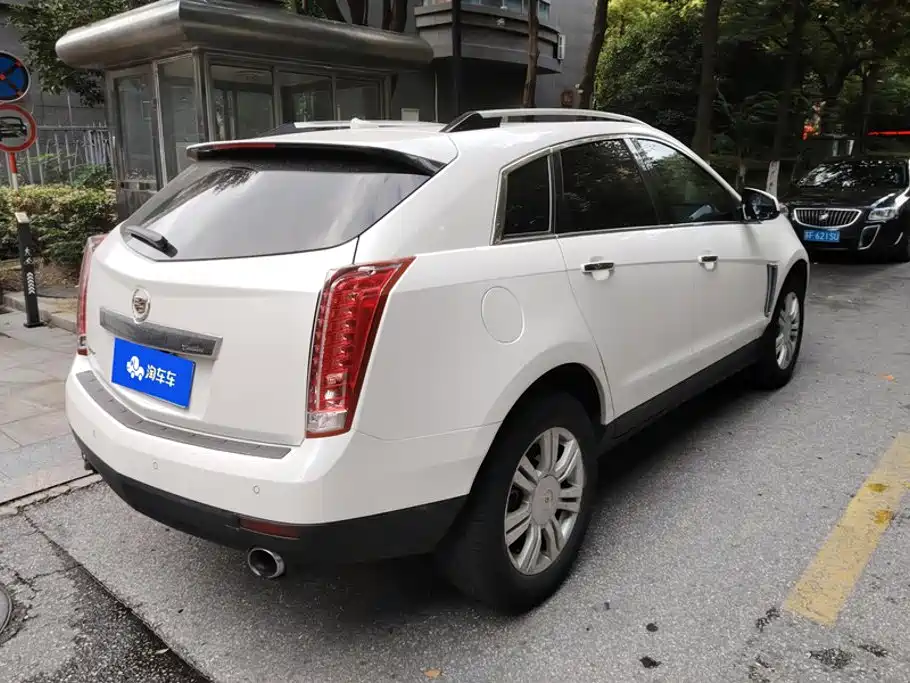 Cadillac SRX — миниатюра 3
