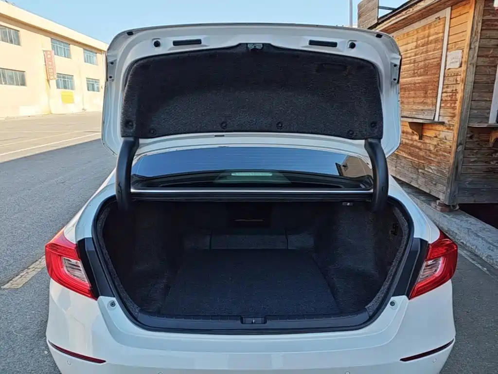 Honda Accord — миниатюра 19