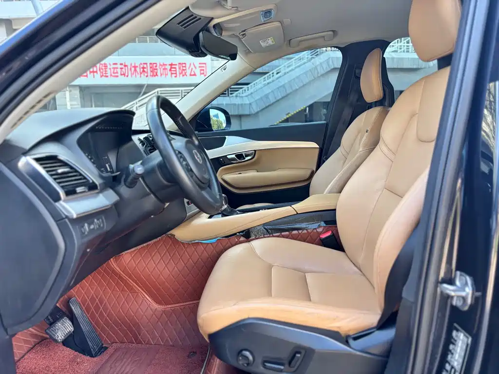 Volvo XC90 — миниатюра 6