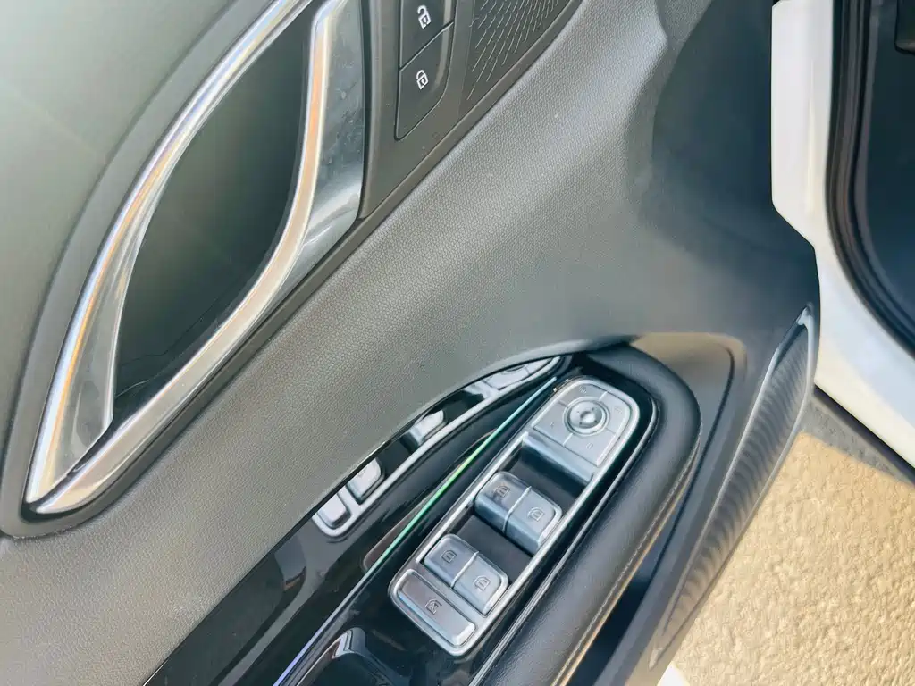 Hongqi HS3 PHEV 2025 117km PLUS