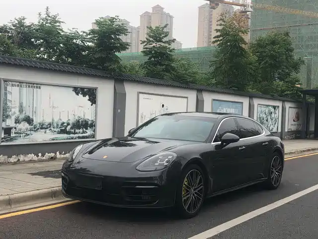 PORSCHE PANAMERA 2021