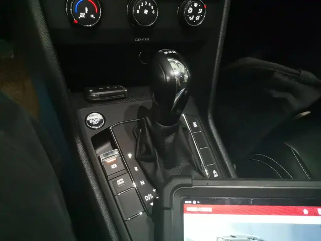 Volkswagen Tiguan L — миниатюра 14
