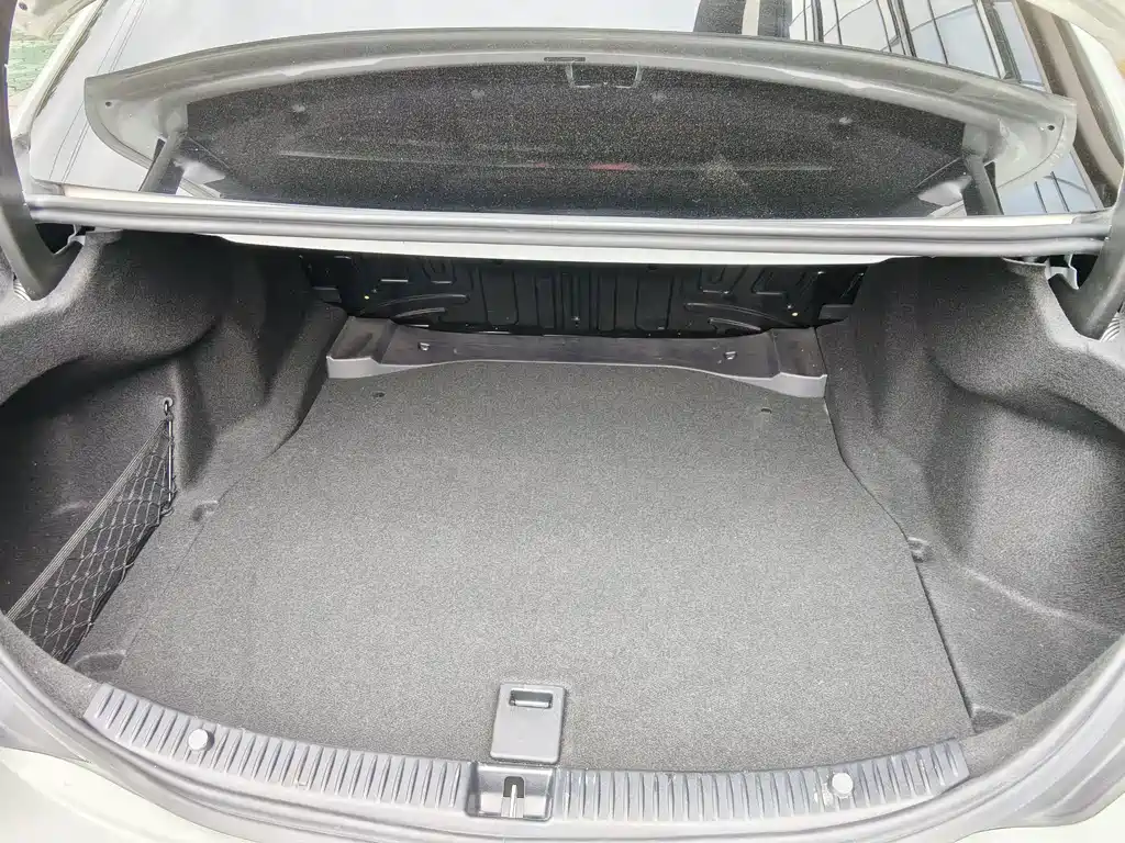 Mercedes-Benz C-Class — миниатюра 14