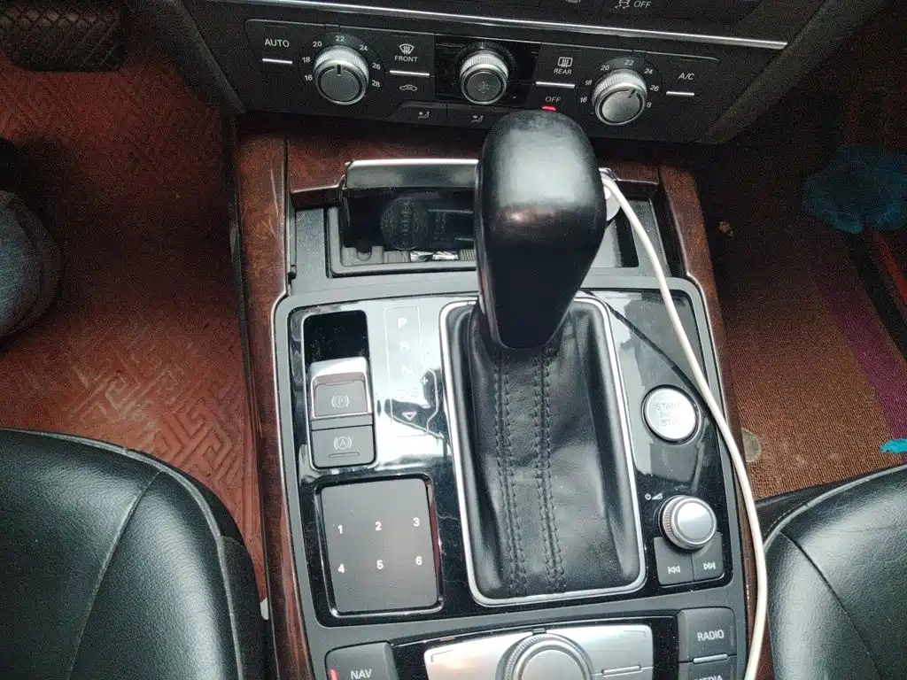 Audi A6L — миниатюра 10