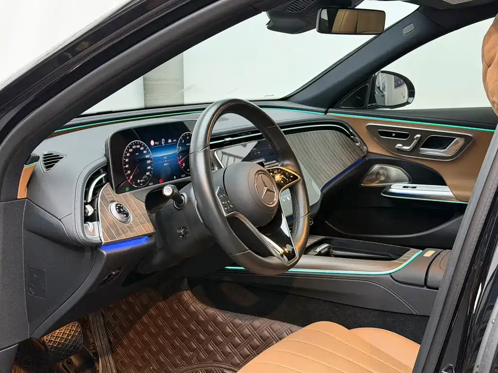 Mercedes-Benz E-Class — миниатюра 17