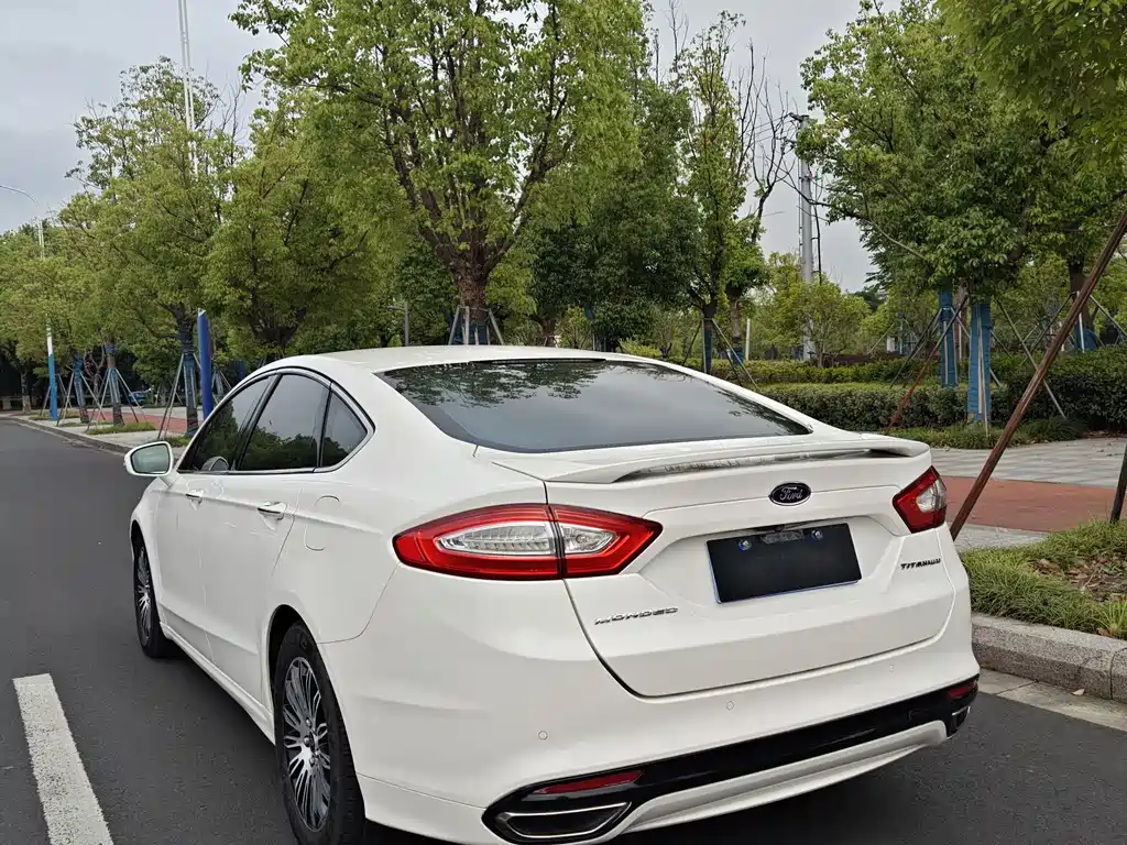 Ford Mondeo 2013 2.0L GTDi200 Luxury