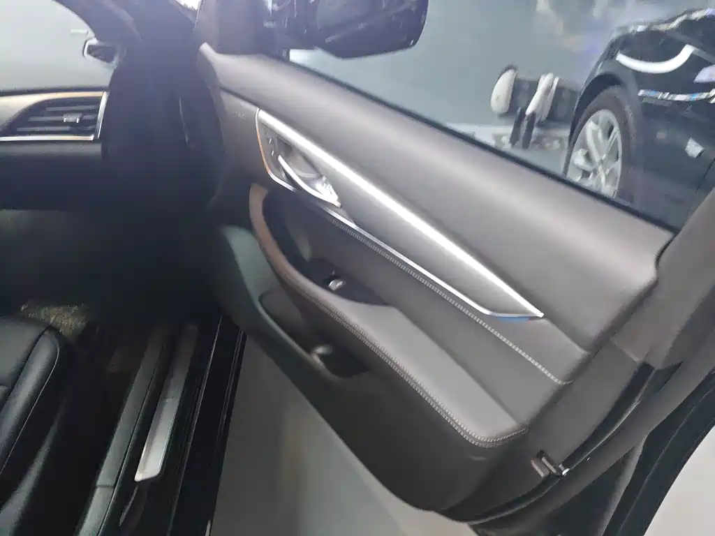Cadillac CT5 — миниатюра 25